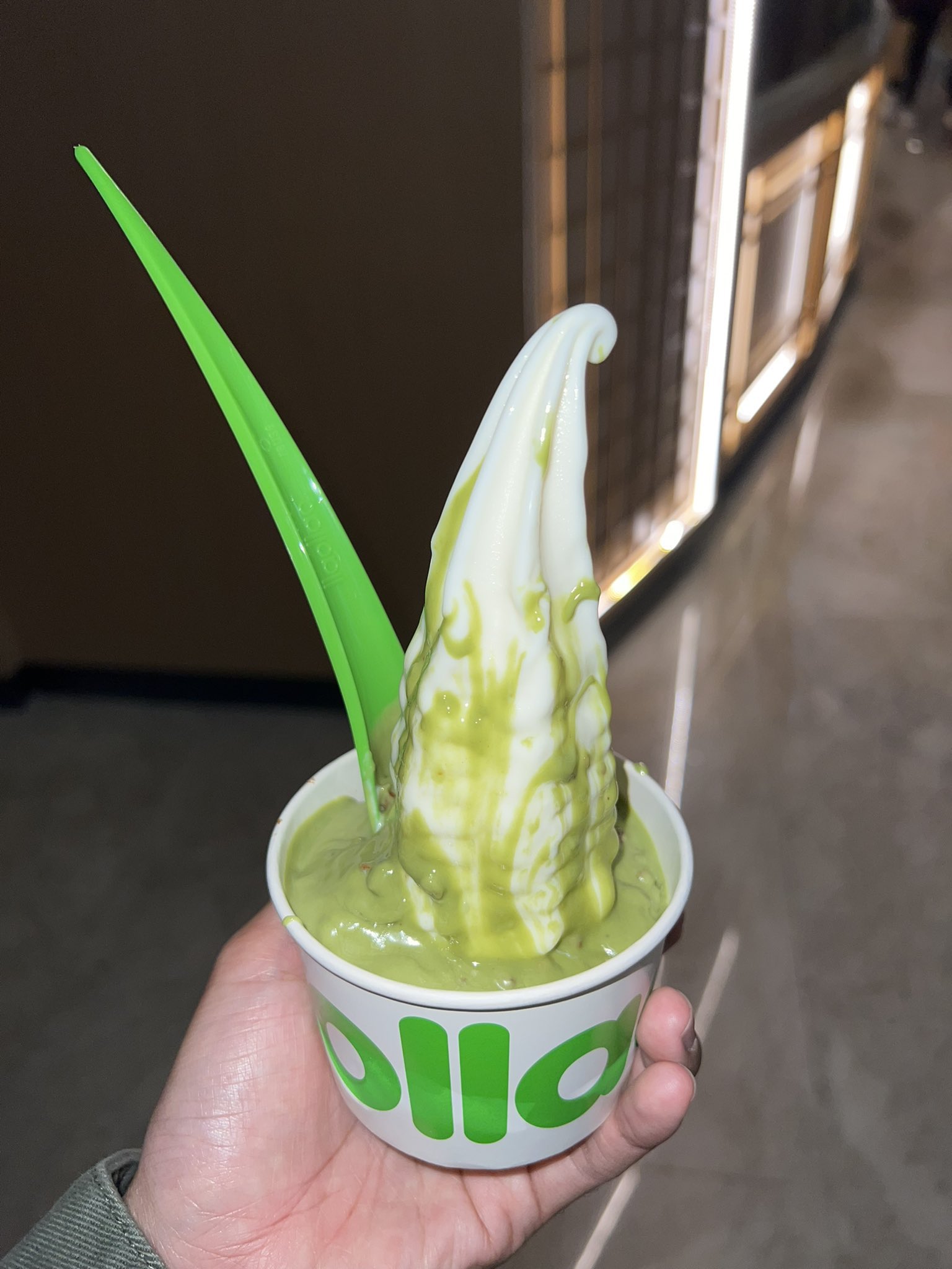 Edz on Twitter "Harini llao llao 33 OFF. Serbu patt! https//t.co/6f4wYb334S" / Twitter
