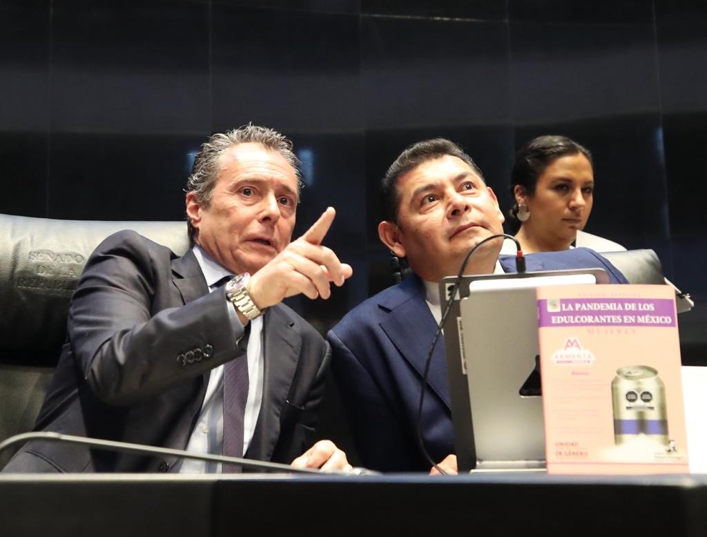 pelaez_alberto's tweet photo. Ha sido un alto honor que el Senado de la República me haya concedido el reconocimiento a tantos años de trayectoria. Como mexicano y como español lo atesoro con dignidad y agradecimiento https://t.co/IHeUK3WGMG