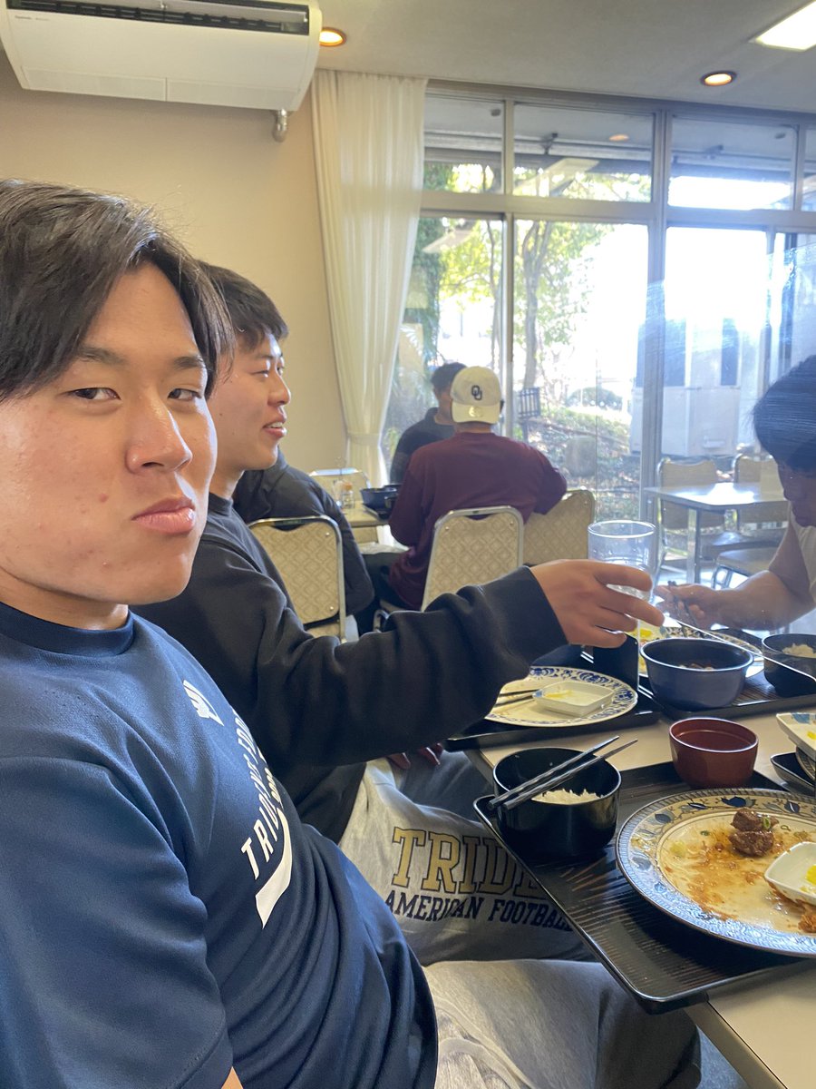 TRIDENTS_WR10's tweet photo. 吹田の隠れスポット、さわらび食堂！！
ご飯味噌汁おかわり無料でめっちゃ美味しいです！
 #春から阪大
 #お腹吹田キャンパス https://t.co/Uo3qZzj2xC