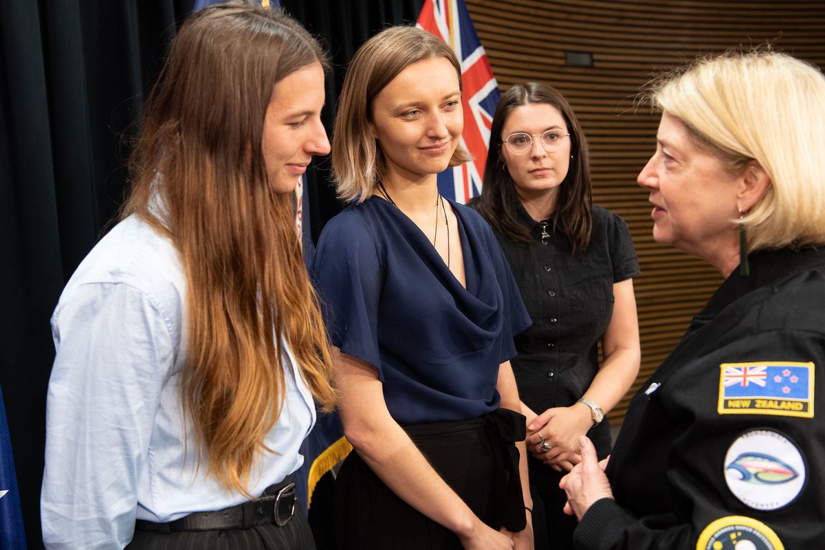 theAstrobioGeol's tweet image. Thank you @Astro_Pam for taking the time today at the @NASAJPL NZ internship award ceremony, to give us advice as young woman in space. It is inspiring to have such an established role model to look up to. @nzspacegovt