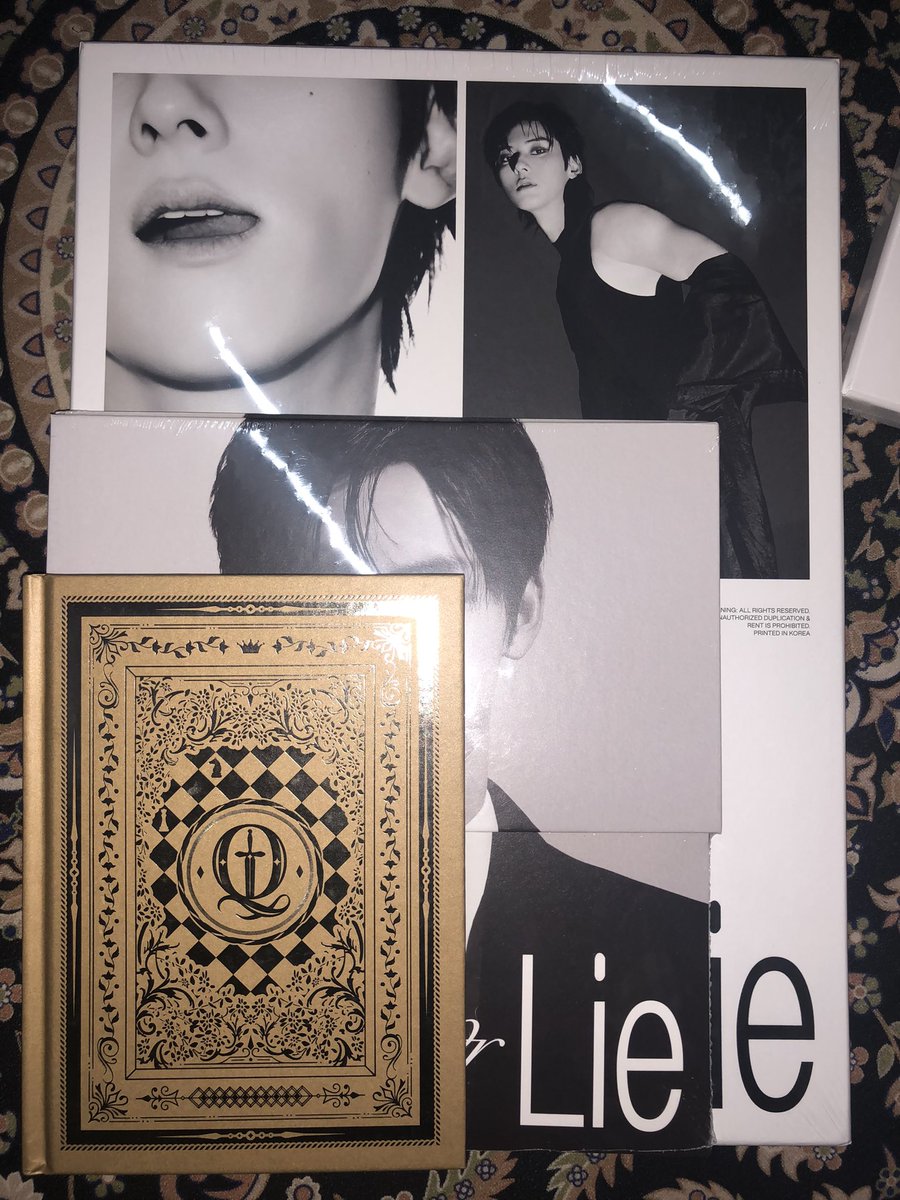 areumwarehouse's tweet photo. Received the albums yesterday, the ems is getting expensive now so i covered the amount with profit from this go. Basically this go is non profit go ~

For deluxe ver, as you can see the size is A3 and the weight exceed 1kg so i will dm you guys later

#areumupdate https://t.co/QiXnjM7eNI