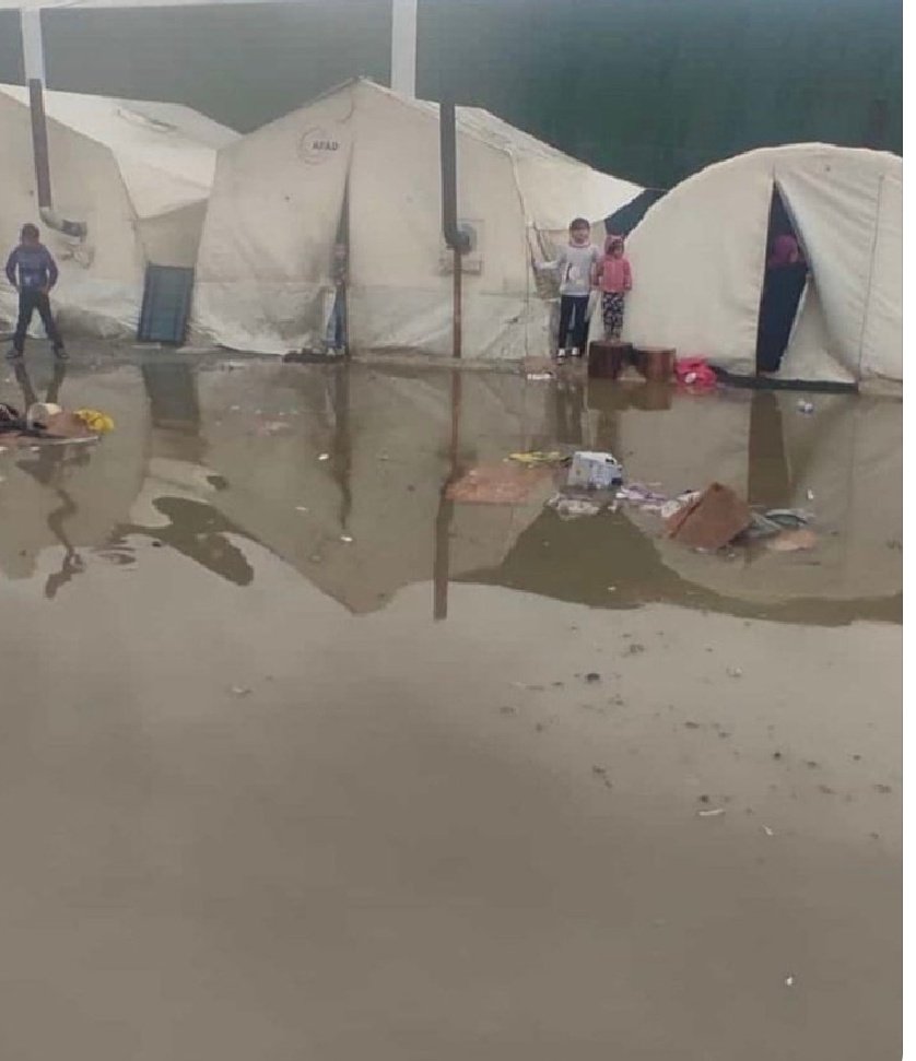 Şu çocukları şu manzara görüp uyumak haram!
Rahatınız yerinde mi sayın! yetkisiz yetkililer...
#DepremiUnutmaUnutturma