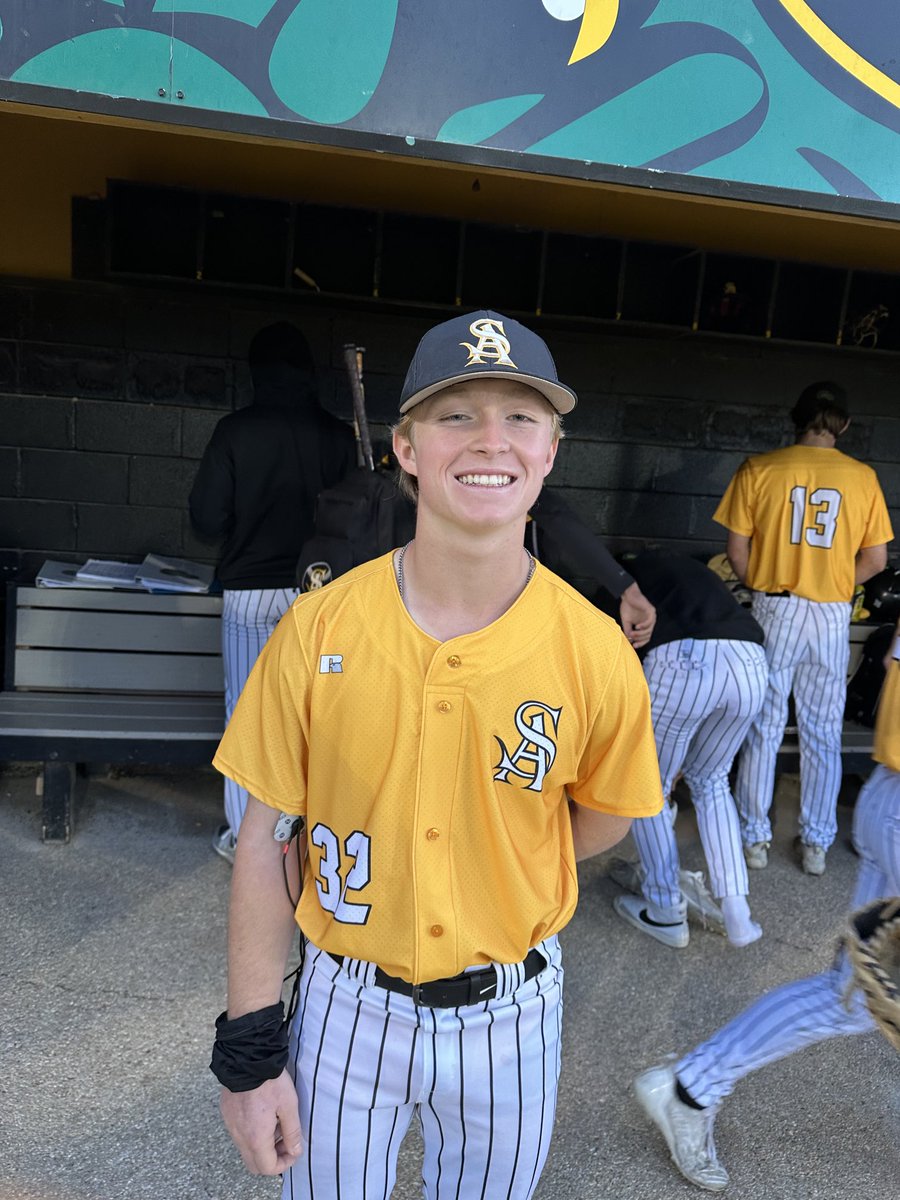 STAHUDLSTAFF's tweet photo. Congrats to tonight’s PitStop player of the game va Central Catholic.  Gators win 6-1. #GrittyGators https://t.co/sIqWWYEPUU