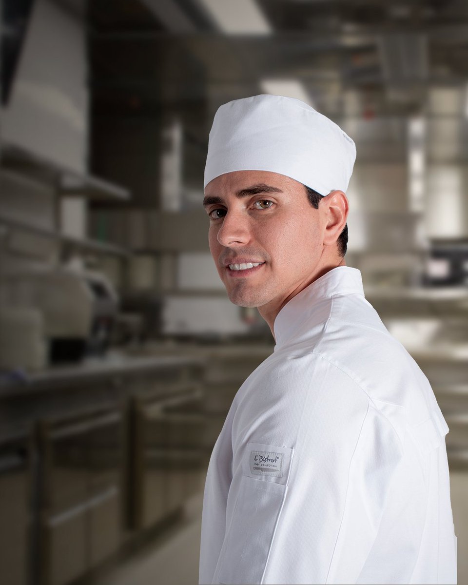 LBistrotMX's tweet photo. Los grandes chefs saben que la presentación lo es todo. Completa tu look con nuestro gorro redondo para chef y prepárate para impresionar.
.
.
.
.
.
#SomosLBistrot #VestimosProfesionales #Gastronomia #Chef #Culinario #Uniformes #Estilo #Comodidad #Formalidad #Profesionalismo https://t.co/AEAjeCBl2D