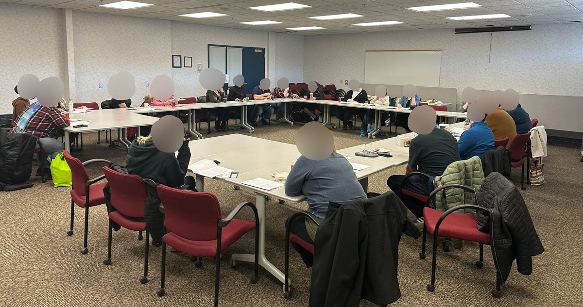 EdPubTeachers's tweet photo. Thanks to our GSA for hosting the Political Engagement Committee to discuss political action & engagement! We were able to review & discuss the Local’s Priorities for Change document and how people can share their stories!
#DEHR #GSA #edpub #local #StandForPublicEducation https://t.co/3CDuZmbz6I