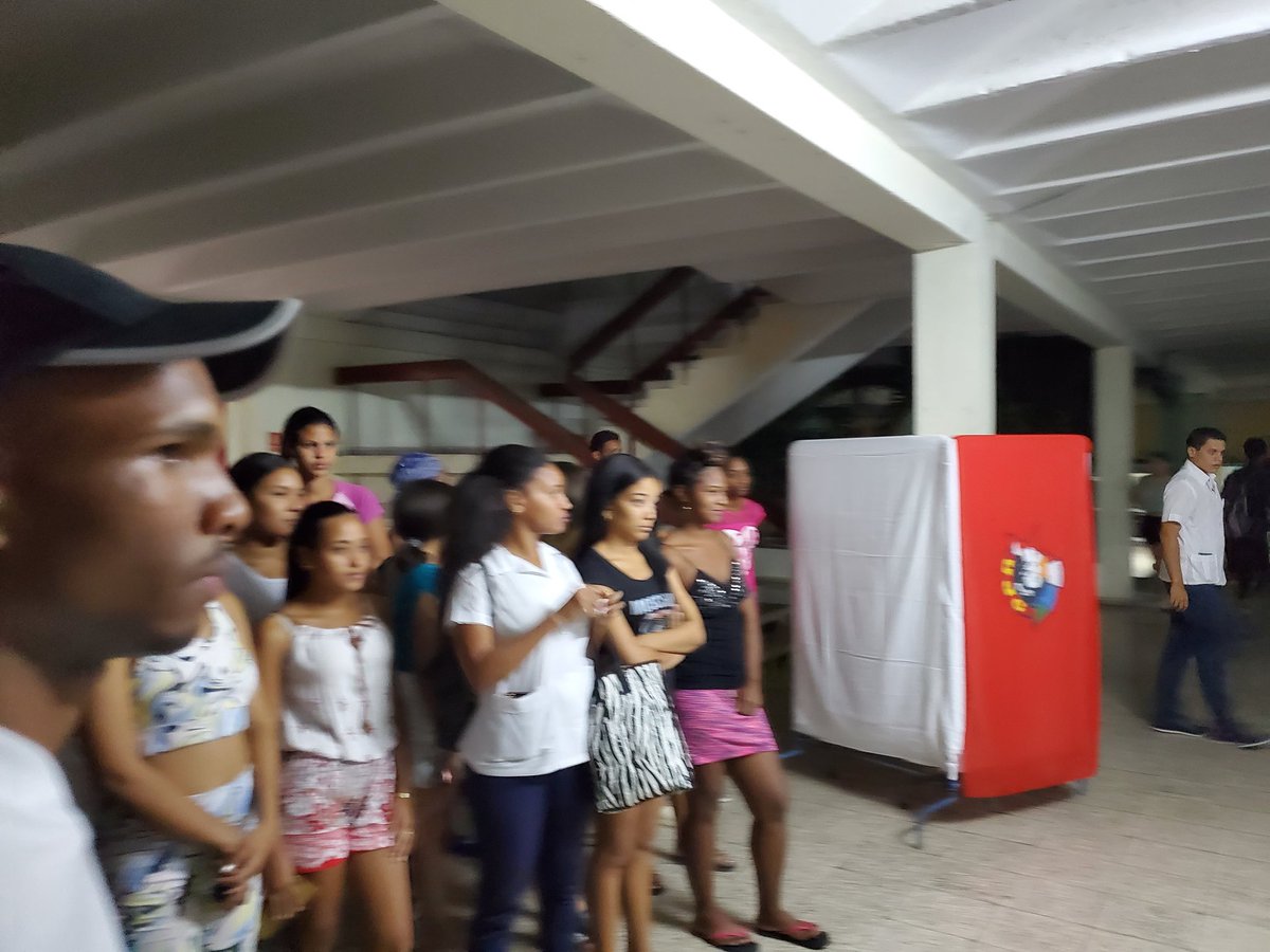 2Decanato's tweet photo. Inicia la FEU en #facultad2 el proceso eleccionario de la Residencia Estudiantil a votar por los mejores. Somos continuidad.#MejorEsPosible #CubaPorLaSalud @japortalmiranda @EduardoLpezLey3 @MigdaliaFerna https://t.co/oFXUSI133G