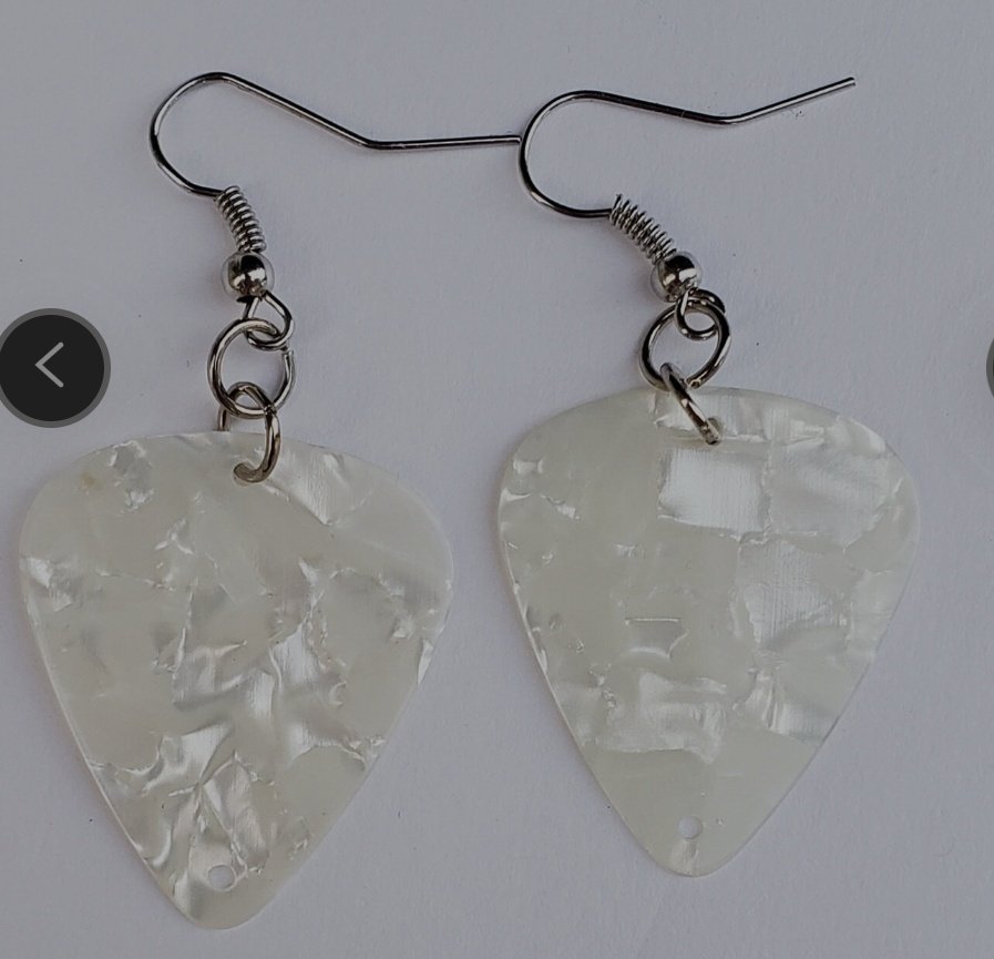 ANewTempo's tweet photo. I think its time you got some guitar pick earrings! 
Get these babies in my etsy shop

🔗 in bio https://t.co/12524bnznq