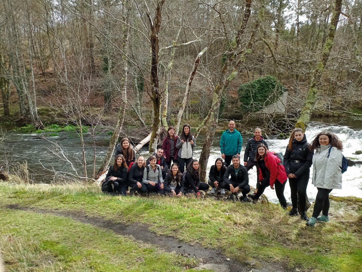 EUrtaza's tweet photo. 14/III/2023. Saída dos estudantes do #MasterDAEN, @CampusTerraUSC @UniversidadeUSC @BioReDesUSC @granxact @InformacionUSC para facer unha ruta entre #Parga e #Bahamonde e vivir apredizaxes experiencias ao longo da contorna natural baixando o río, seguindo a Ruta da Auga PR-G-99 https://t.co/b1Jdf2ubX3
