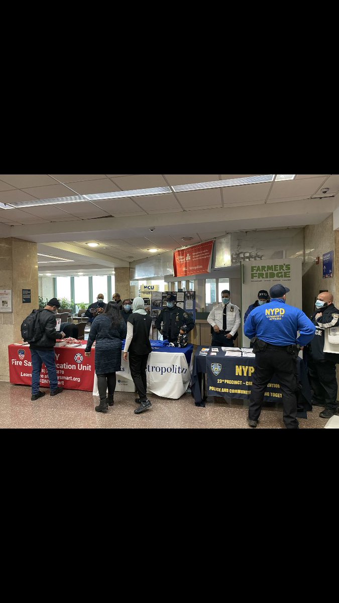 SamrinaKahlon's tweet photo. Special thanks to our ⁦@NYPD23Pct⁩ Officers for coming out and supporting us at ⁦@NYCHealthSystem⁩ / Metropolitan during our #PatientSafetyAwarenessWeek information event !! #nyc #NYPD #addingvalue #PSAW23 #zeropatientharm #PatientsFirst https://t.co/SywODucMiL