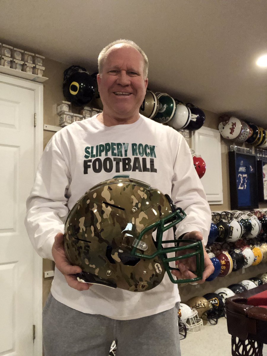 JerryQuickel's tweet photo. New Lid! Ave Maria Gyrenes! @naia out of the @SunConference in Ave Maria Florida! Thank you @GyreneFootball and @CoachTillman for this beauty! Certainly one of the most unique helmets out there! This is @NAIAFBALL helmet #58 and #490 overall! Very cool!
@CFBHome @FB_Helmet_Guy https://t.co/IWCpsFZLmx