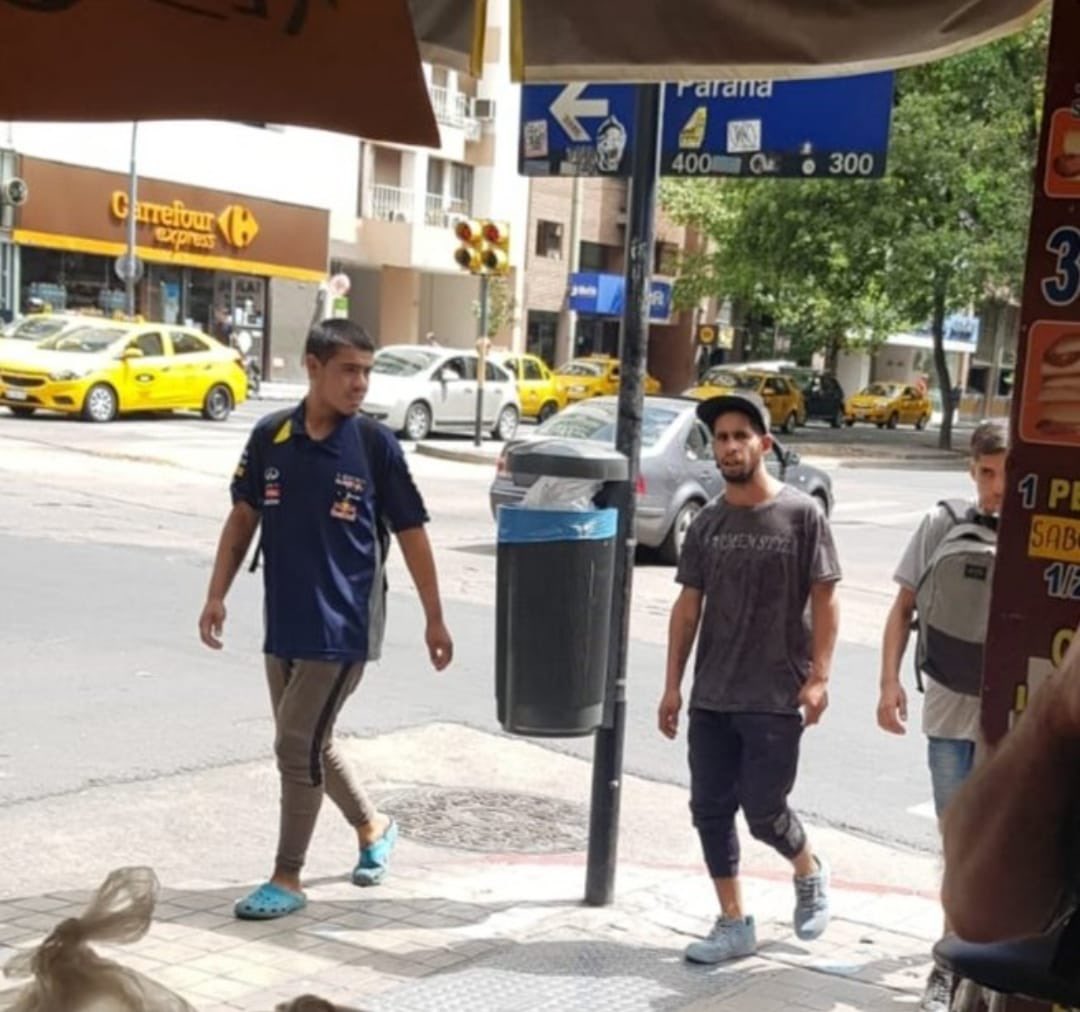 lauti_paniconi's tweet photo. si andan por la illia cerca d la  terminal o por esa zona tengan cuidado que siempre andan estas caripelas robando @VivireNuevaCba https://t.co/RMqSUV62eN