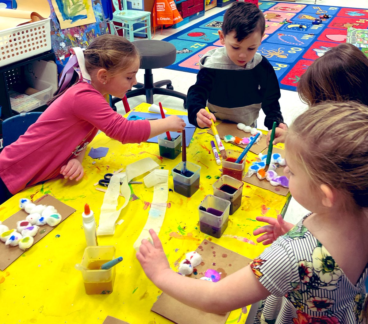DanzDucks's tweet photo. Students absolutely loved creating their initials with cotton balls, eyedroppers, and some water color. It was great fine motor fun! #perfectlyimperfectpreschool #wearemillpond #ballstudy https://t.co/RiHXZYqxWz