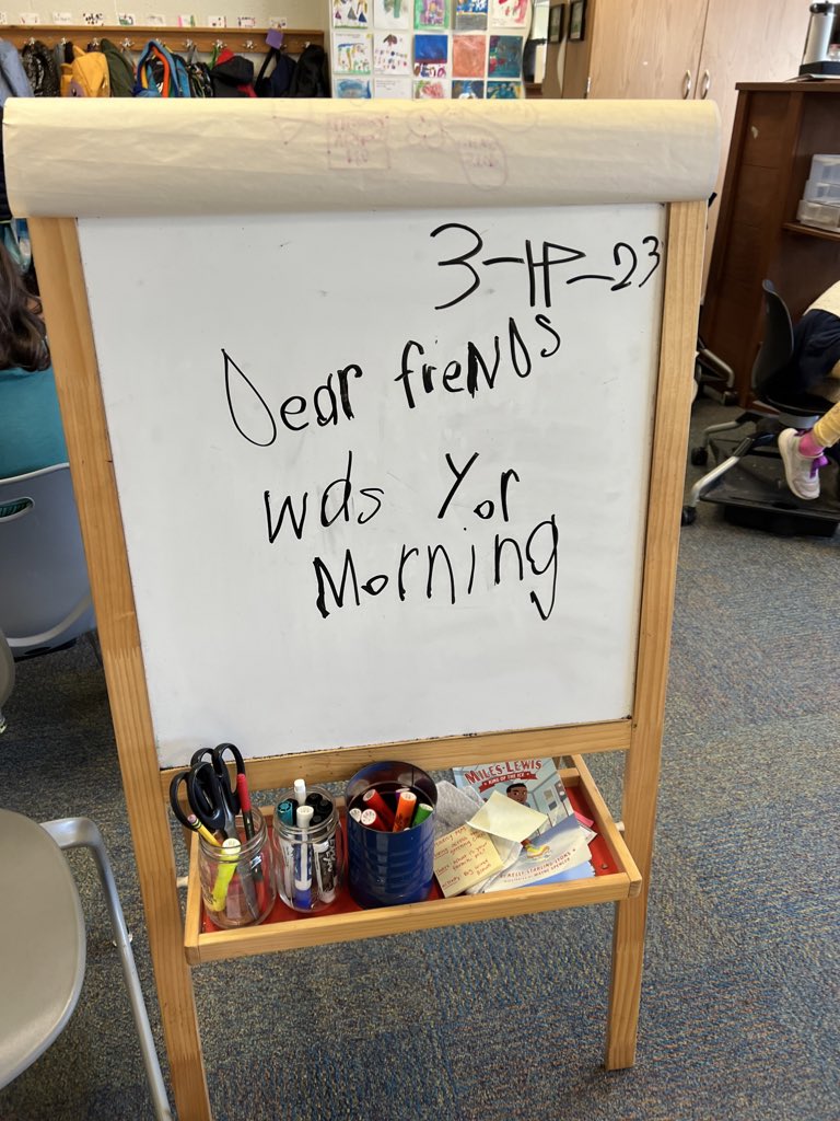 Allowing students to lead their own morning meeting for the class is so empowering!  One way the students demonstrate leadership is through creating their own morning message to greet the class☺️