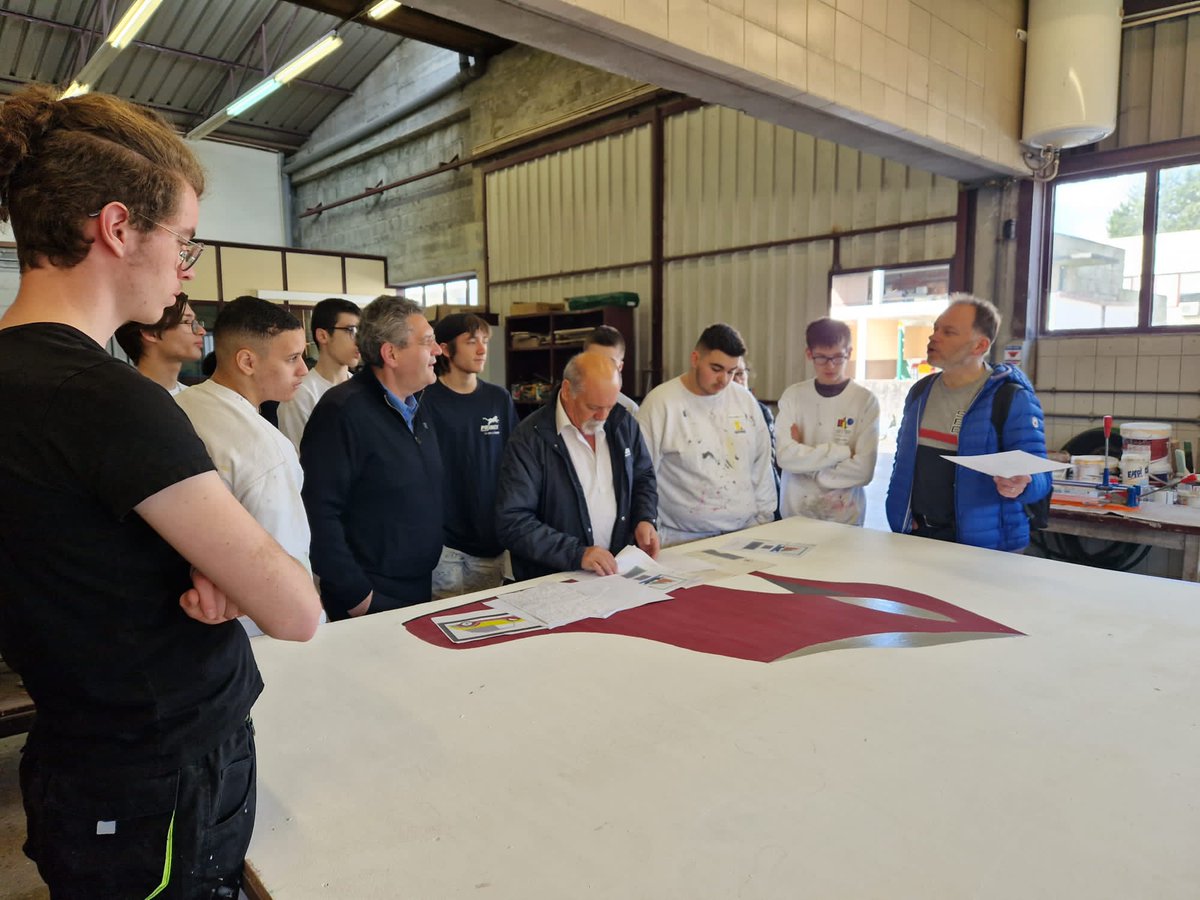 pvauchez's tweet photo. Superbe accueil des élèves de CAP peinture et électricité du Lp Le Corbusier à Porto dans le centre de formation professionnelle, un grand merci à Carlos responsable du CICCOPN
 @acbesancon @bfc_region @drareicbfc https://t.co/6H8u2zOGZM