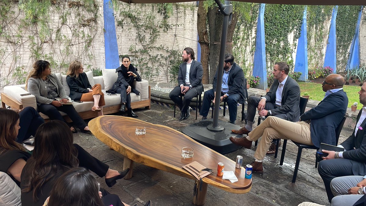 The #USMexico360 delegation had a conversation with Alexandra Zapata (<a href="/azapatah/">AlexandraZapataHojel</a>), researcher and public policy expert, about the challenges of the electoral system in Mexico, and how it compares to the electoral system in the United States. 🗳️