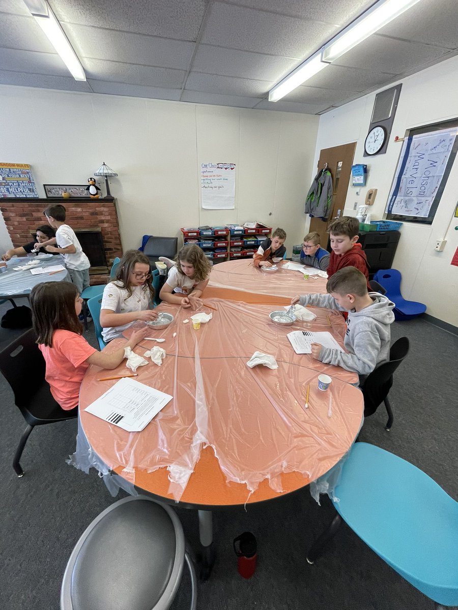 Learning all about ways to clean up an oil spill!