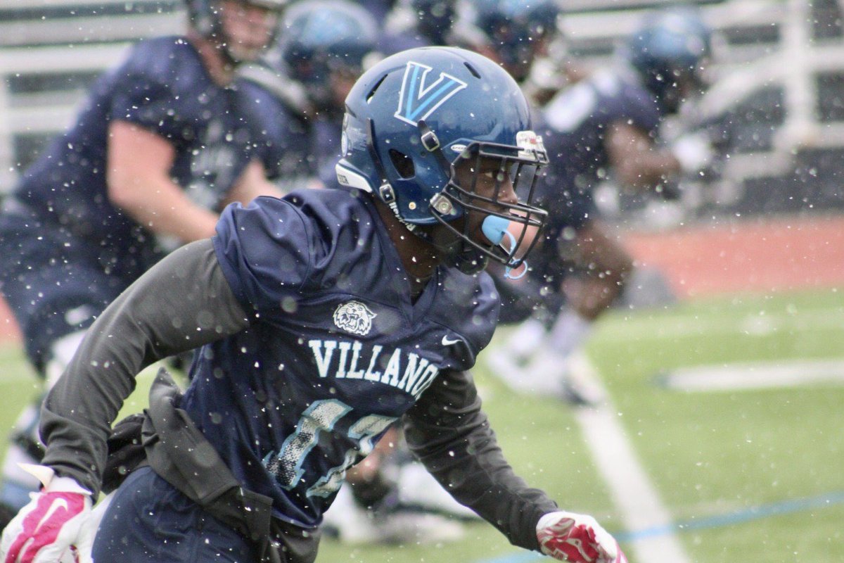 NovaFootball's tweet photo. Spring Ball: Day 1 ❄️ #TapTheRock https://t.co/4l97UcYJeq
