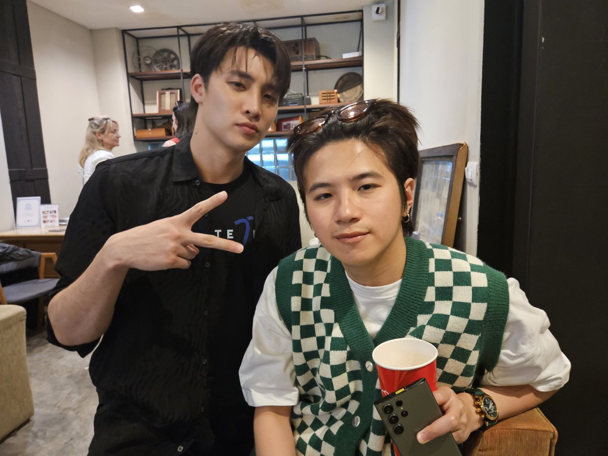 PhokrasangSupit's tweet photo. มอร์นิ่งจ้ามีนแปลน..ขอให้มีความสุขกับการทำงานนร้า

แล้วเมื่อไหร่จะได้เห็นงานคู่กันอีกนะ
Cr.เจ้าของรูปค่ะ🙏

#พื้นที่ของใจให้มีนแปลน https://t.co/eBOJV16bbF