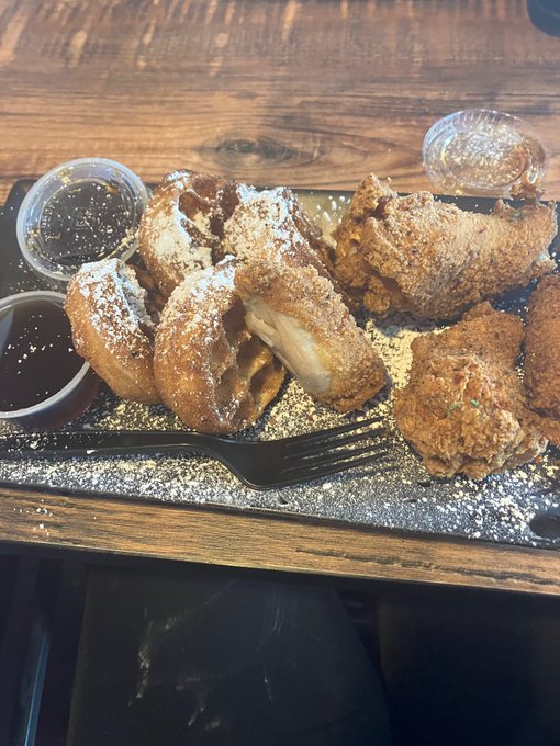 The greasy spoon in pearland Texas 💕 https://t.co/3G5ii1IuBB<a href="/tag/kimkardashian"class="tags"><span>#kimkardashian</span></a><a href="/tag/kanye"class="tags"><span>#kanye</span></a><a href="/tag/pumpum"class="tags"><span>#pumpum</span></a>