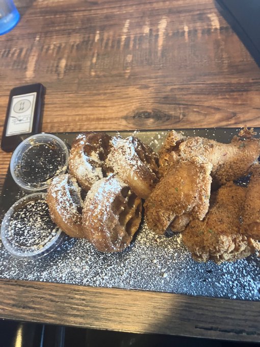 The greasy spoon in pearland Texas 💕 https://t.co/3G5ii1IuBB<a href="/tag/kimkardashian"class="tags"><span>#kimkardashian</span></a><a href="/tag/kanye"class="tags"><span>#kanye</span></a><a href="/tag/pumpum"class="tags"><span>#pumpum</span></a>