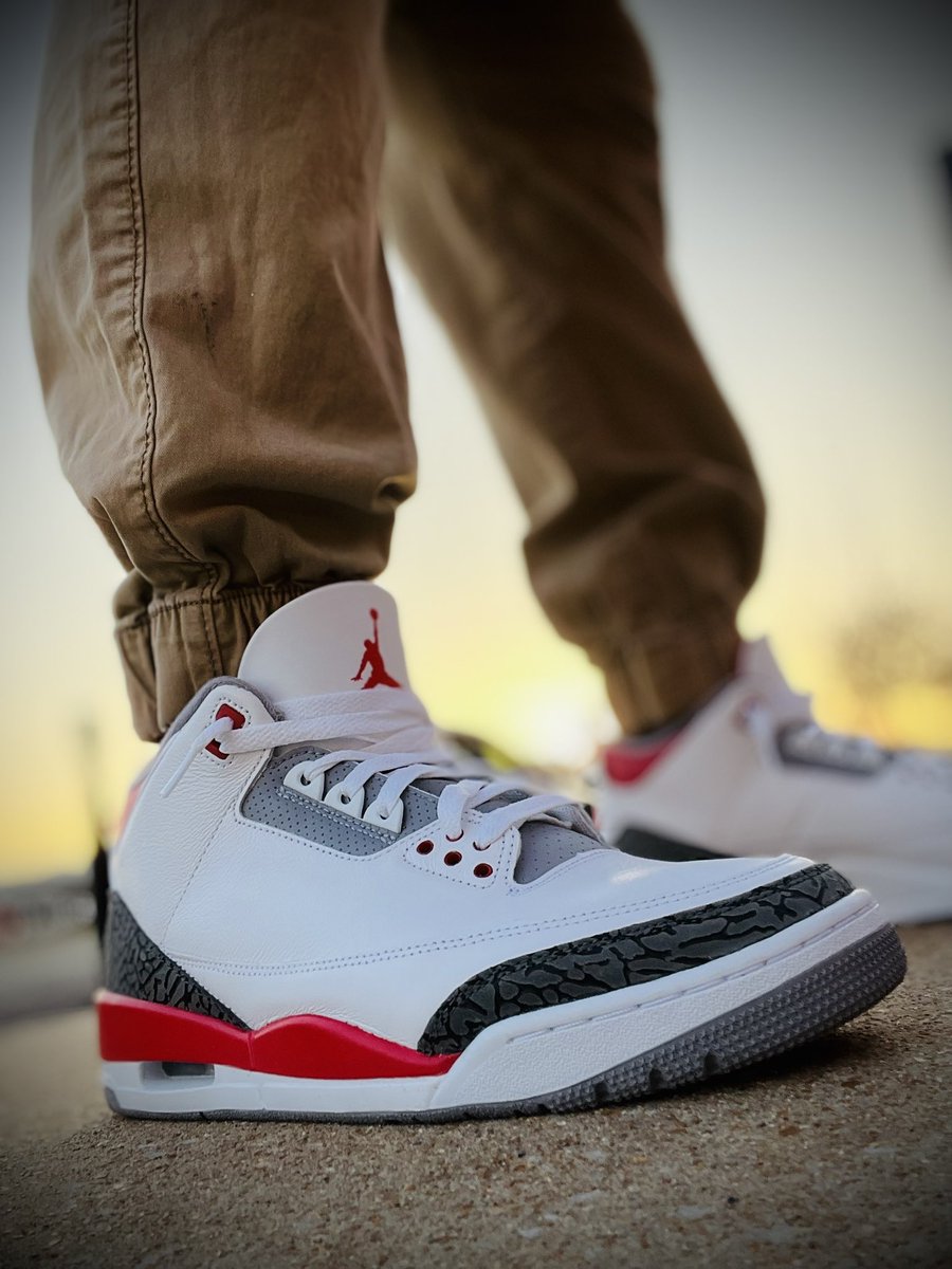 _UPNCOMING1's tweet photo. Here’s to 34 years around the sun. Happy Birthday to me and Happy #314Day to all of my STL folks. 

#kotd #KOTN #314day #stlmade #STL #stlcardinals  #jordan3 #jordan3firered #snkrskickcheck #snkrsliveheatingup #nike #jordan #yoursneakersaredope @THEDOPESOLE @Nike @nikestore https://t.co/QlxTyJ6ndG