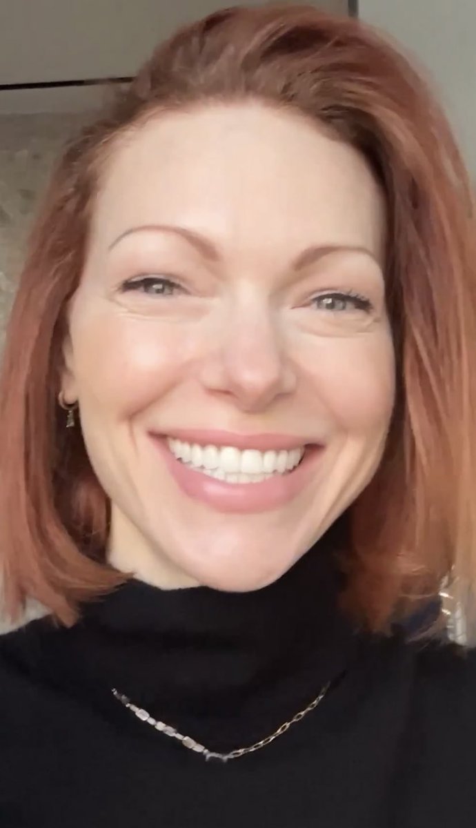 dearprepon's tweet photo. A LAURA TÁ RUIVA MEU DEEEEEEEEEEEUS ESSE DIA CHEGOU E EU NÃO TÔ ACREDITANDO https://t.co/qz4UZt5lDF