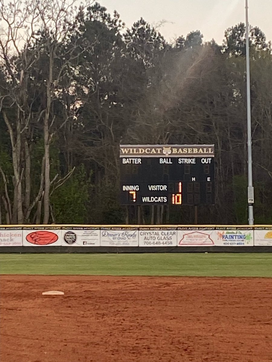 ⚾️⚾️𝙍𝙚𝙜𝙞𝙤𝙣 𝘾𝙝𝙖𝙢𝙥𝙨⚾️⚾️

With a big 10-1 win at home Vs. Harvester, the Wildcats secured the region championship❕

#FRAmily | #ProtectTheDen🐾