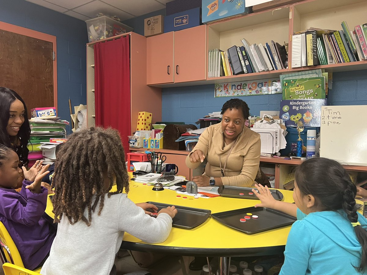 CurtrinaJones's tweet photo. Phonemic awareness with these kindergarteners was so much fun. They were so excited to show how much they’ve learned during this mini coaching cycle with Ms. Worford and Mrs. Williams, LRS. Look out first grade- 😍😍👏🏾 @Alabama_Reading @BhamCitySchools @AlabamaAchieves https://t.co/YRH4btGqSV