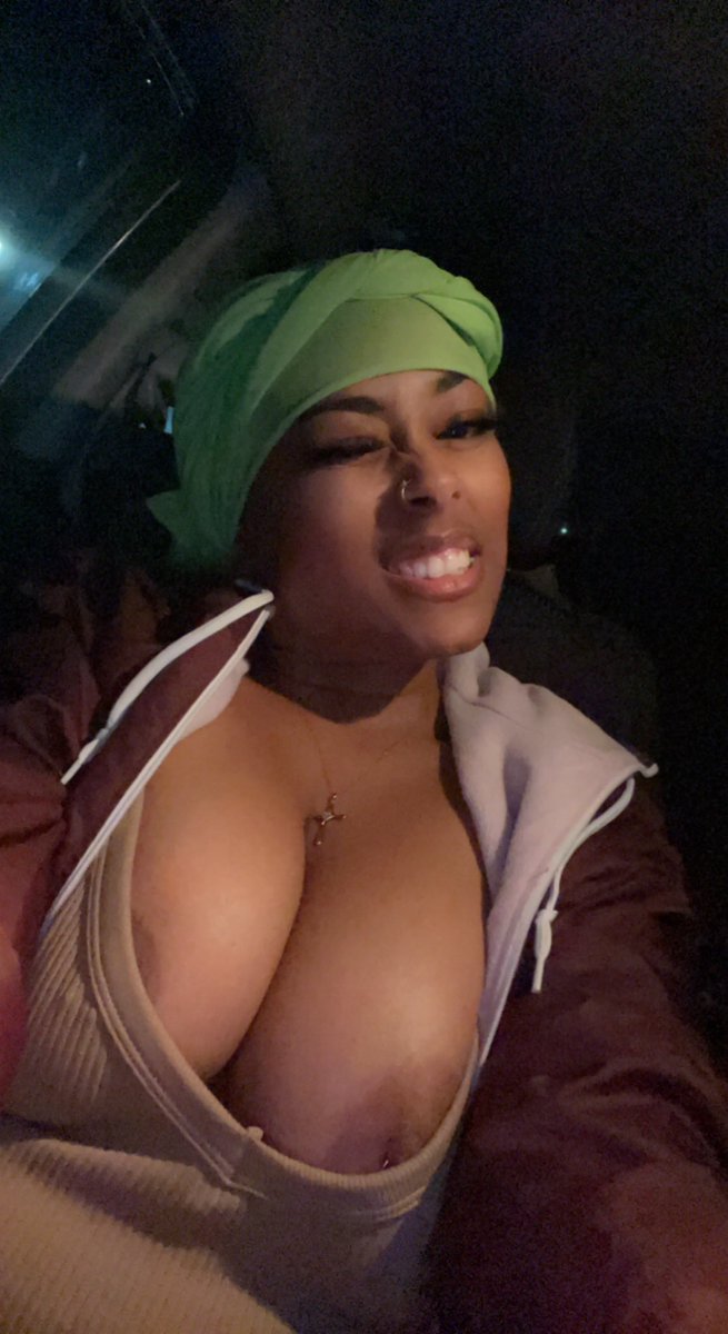 BettyGrown's tweet photo. Happy Tittie Tuesday💋💋

https://t.co/SrIIKOjNJc https://t.co/eCvVgR9LWZ