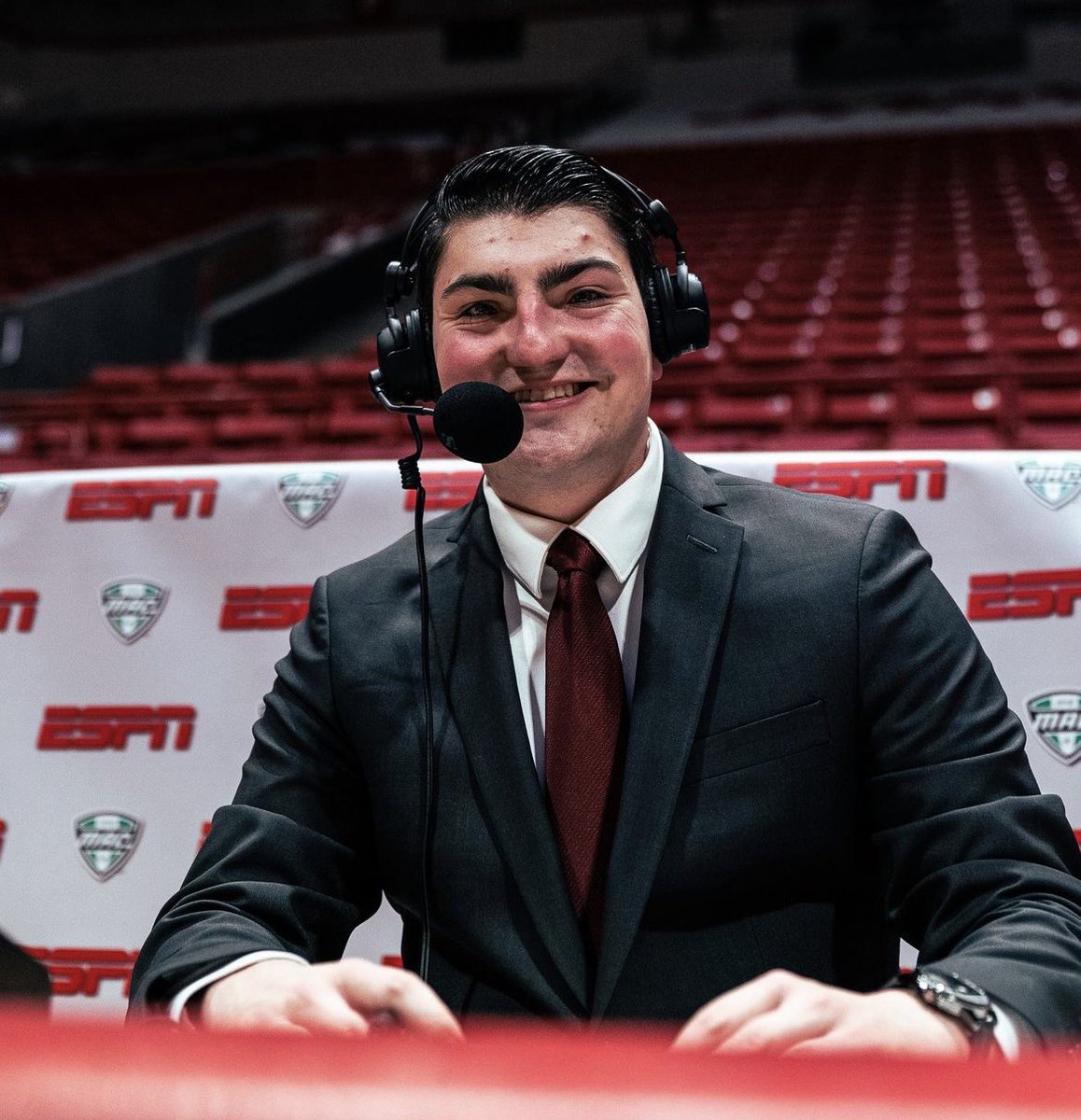 DomLiaconePxP's tweet photo. ⚾️I’ve got some BIG news!🟡
I’m thrilled to announce I’ve accepted a broadcast internship for the @bismarcklarks of the Northwoods League! I’ll be doing TV play-by-play and media relations with them this summer.
Extremely grateful for this opportunity! #LetsGoLarks https://t.co/1thoa1xrn7