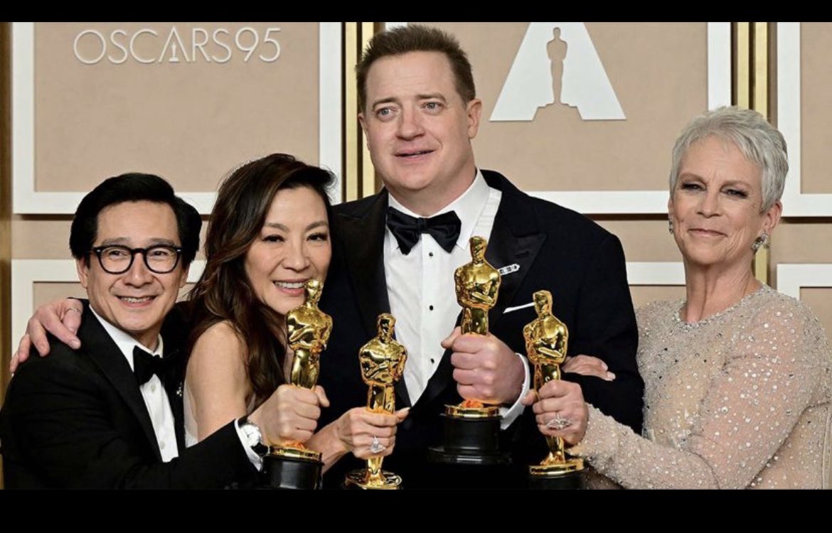 I remember watching this on the big screen and saying to my friend “there’s no way they’re not wining an award for this.” 
Not for one sec did I thought otherwise.  
A well deserved award. #BrandonFraser #sadiesink 
congratulations!! 🎈🎉🍾🎊 
#theoscars2023 #Oscars  
#BestActor