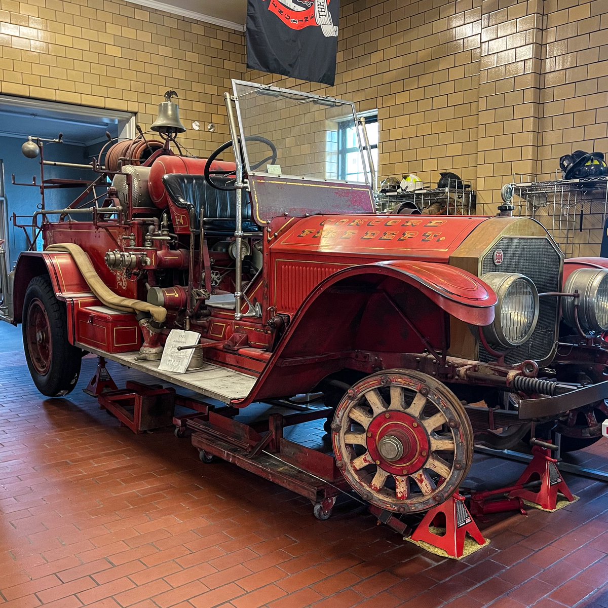 electgregmills's tweet photo. Tonight’s public safety class was at Concord’s historic fire station #1. We got to watch them take apart a car with the “jaws of life.”
@ConcordNCFire @ConcordNCgov #firetruck #antiquefiretruck #firestation #enginecompany #laddercompany #firefighter https://t.co/93qCqNtYQx