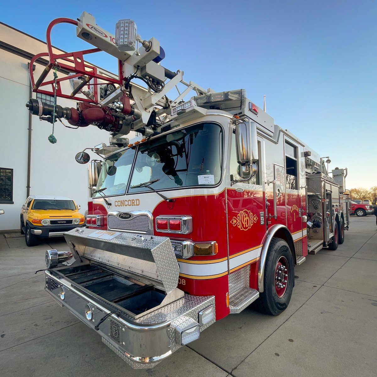 electgregmills's tweet photo. Tonight’s public safety class was at Concord’s historic fire station #1. We got to watch them take apart a car with the “jaws of life.”
@ConcordNCFire @ConcordNCgov #firetruck #antiquefiretruck #firestation #enginecompany #laddercompany #firefighter https://t.co/93qCqNtYQx