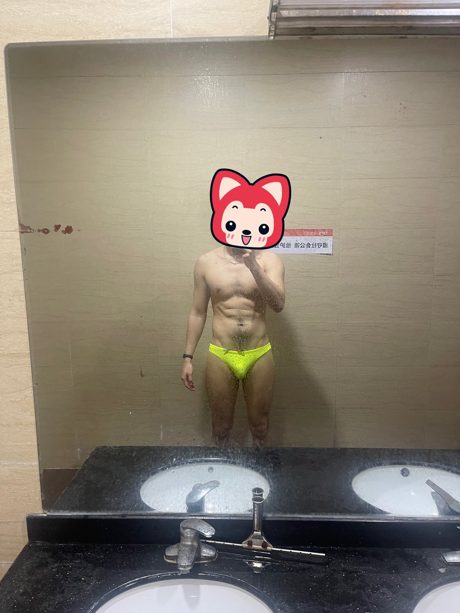 端木教游泳 tweet media