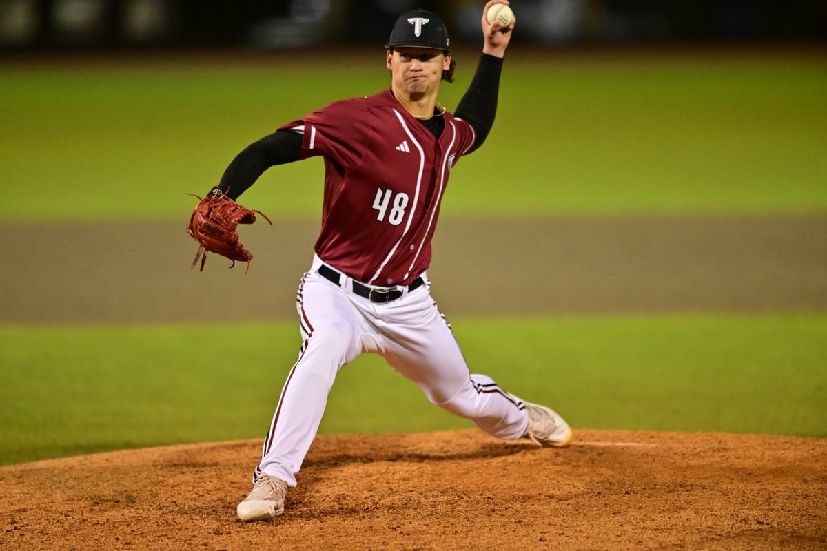 TroyTrojansBSB's tweet photo. T5 | In a jam? Call @gradygorgen 

Gorgen strands runners on first and third with out and keeps the game tied!

🦁: 4
⚔️: 4

#BoysOfTroy 🛡️ | #OneTROY⚔️⚾️ https://t.co/xYvzjemnr8