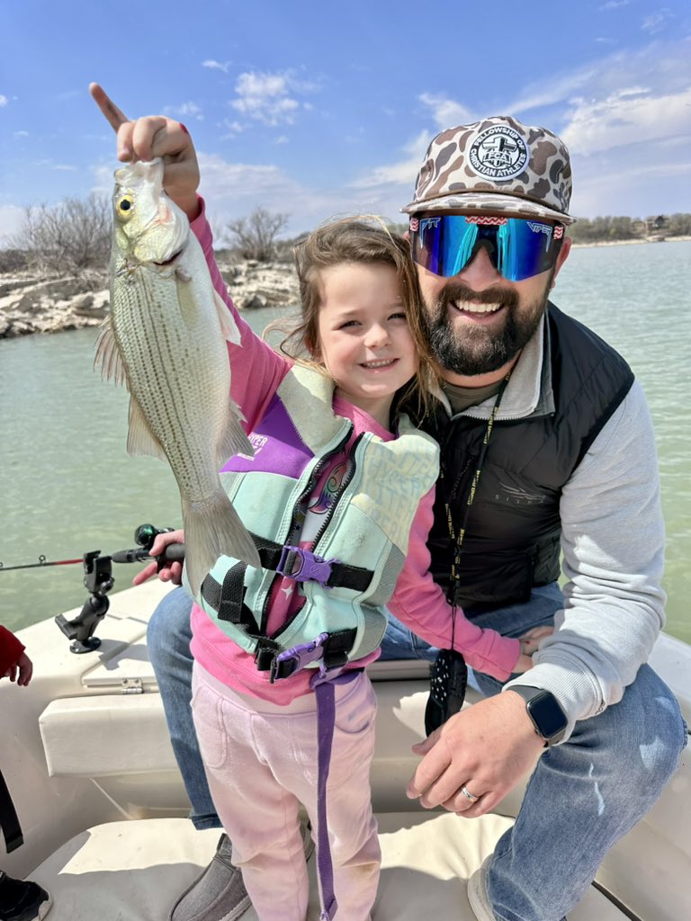 CorbinYoungFCA's tweet image. How a proper country princess poses a fish. #pinkyup