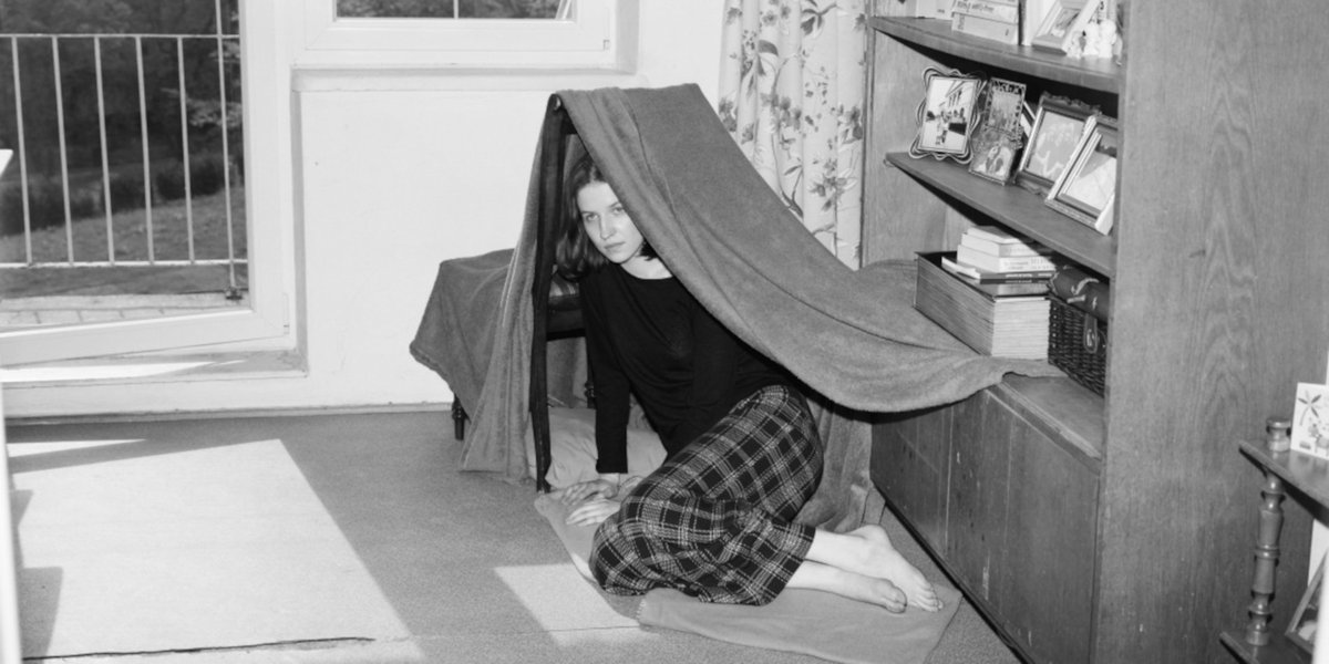 Entêtante exposition de #JoannaPiotrowska qui dessine au #lebal les frontières d’une violence intime des choses. (Vues d’expo #MarcDomage)

Chronique ici :

slash-paris.com/articles/joann…