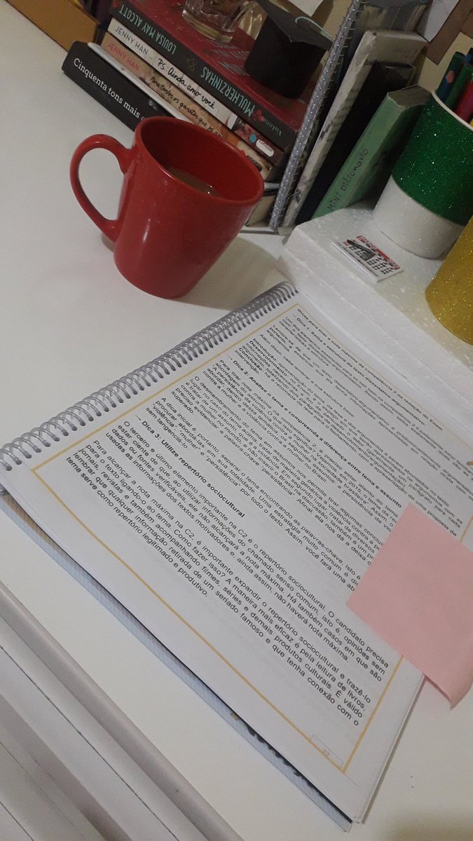 itstudy0's tweet image. &quot;É muito inportante estudar, nunca deixem isso de lado
É isso 💋  um beijo da anitta&quot;