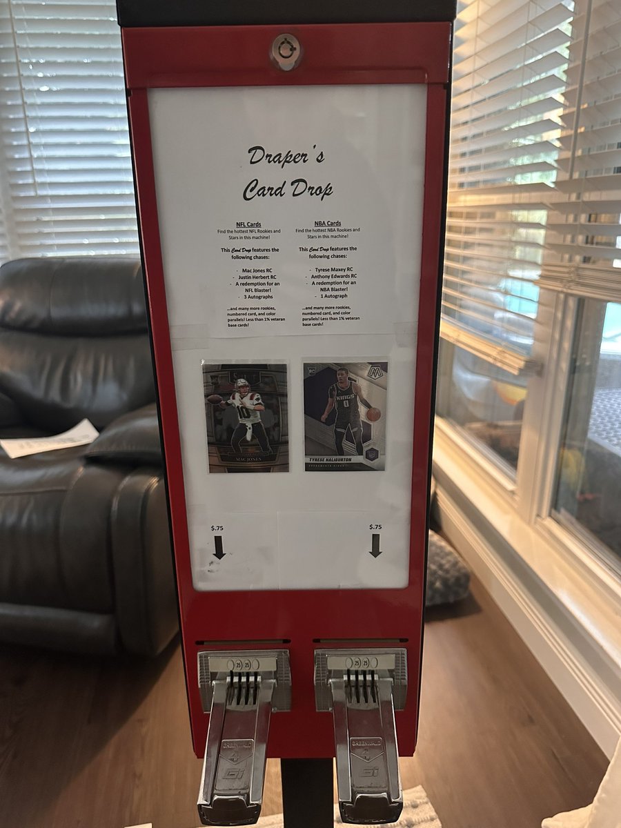 dynastycards_'s tweet image. Just put my sports card vending machine at a Pensacola Buffalo Wild Wings! Excited to see how this goes! @CardPurchaser
