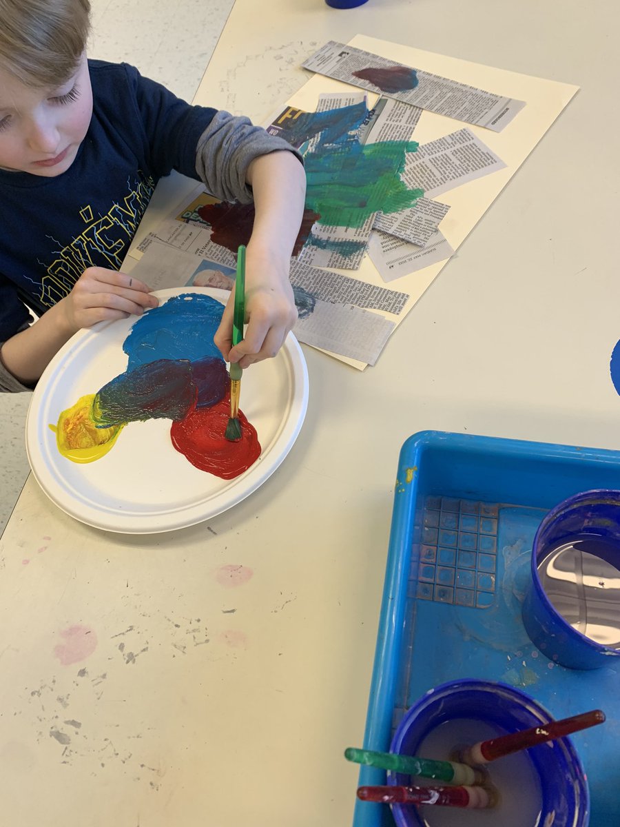 Some pics from the past couple weeks-self-portraits in 1st ➡️ artist inspired shoes in 4th ➡️ and Basquiat inspired paintings in K 🥰🌈🎨 <a href="/dasd_wb/">WB Chargers</a> #art #elementaryart #lovemyjob