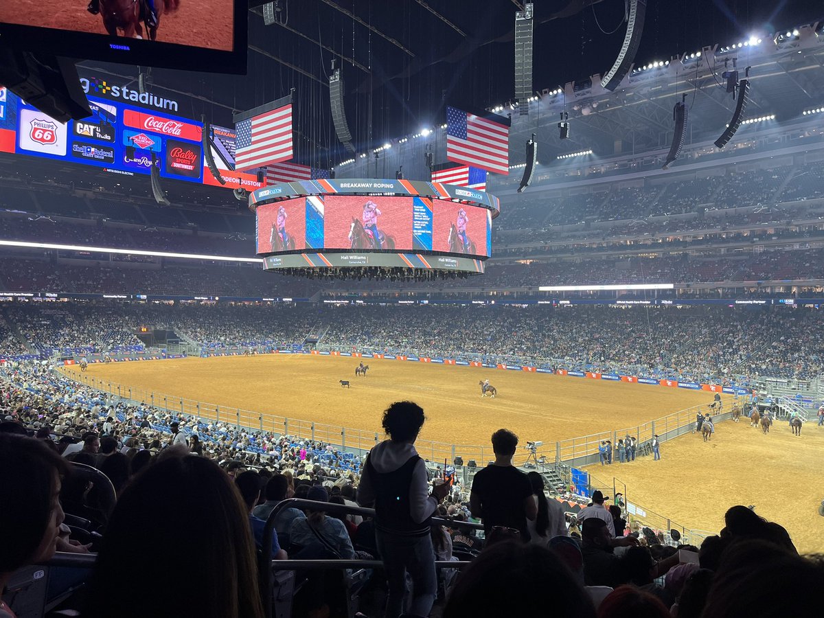 teachthemART's tweet photo. #RODEOHOUSTON https://t.co/OMuAvka4ls