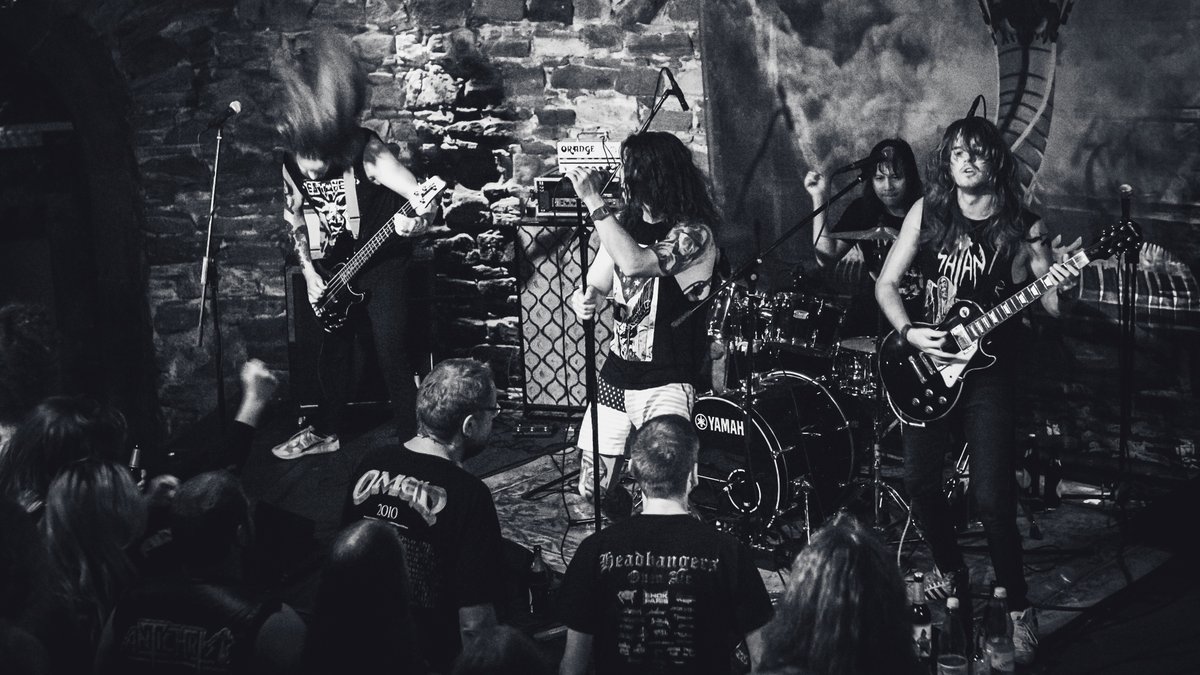 KickAssForever1's tweet photo. SINTAGE (Heavy Metal - Germany) - Release official music video for "Midnight Evil" - Taken from their album"Paralyzing Chains" that will be released via High Roller Records on April 21, 2023 #Sintage
https://t.co/huXNAuV7Na https://t.co/I5rzlJKeYn