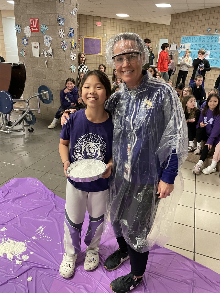 MrZteach5's tweet photo. More pics from Pi Day activities with Team Raptor!! https://t.co/WEjS61H1sf