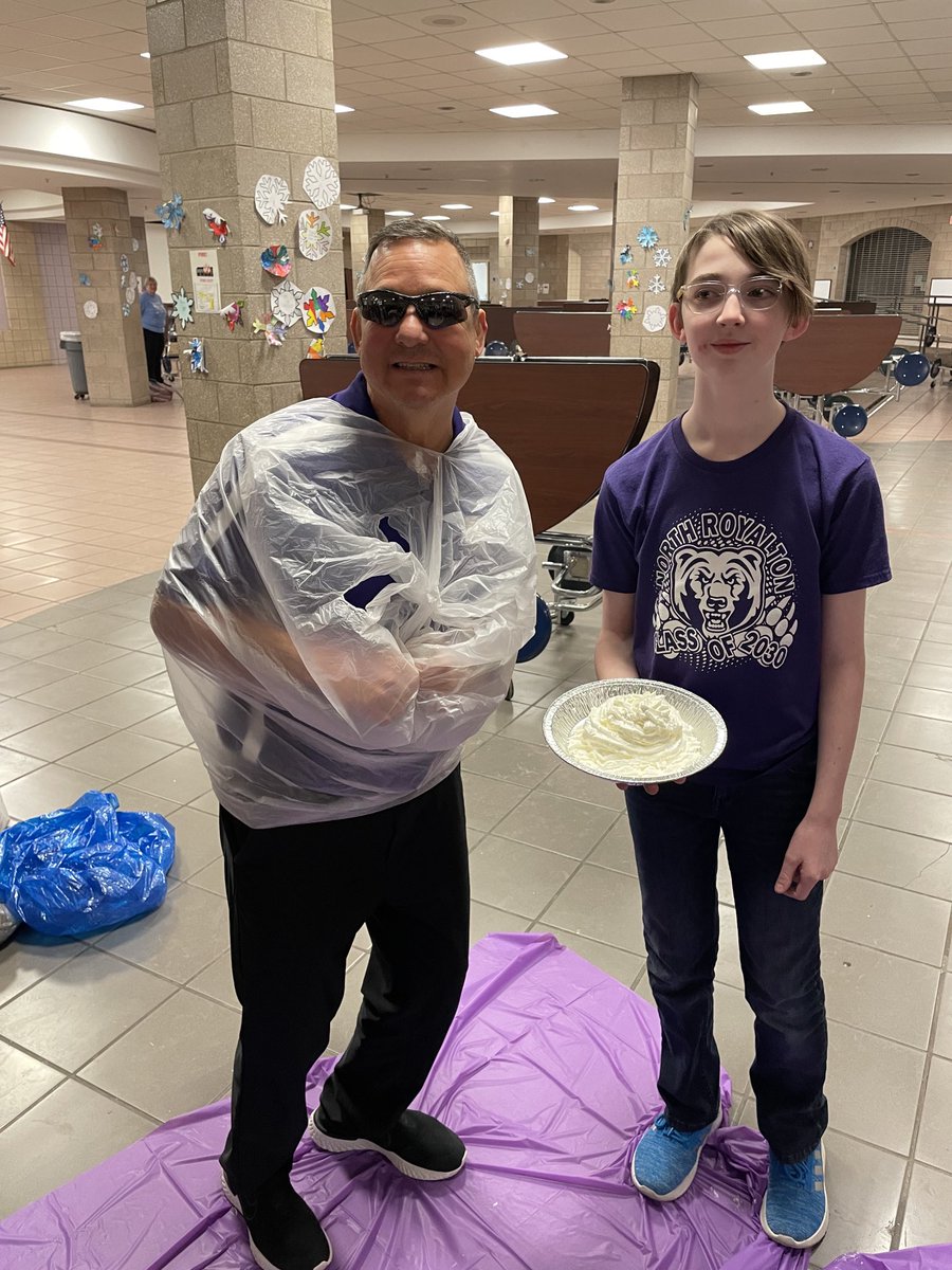 MrZteach5's tweet photo. More pics from Pi Day activities with Team Raptor!! https://t.co/WEjS61H1sf