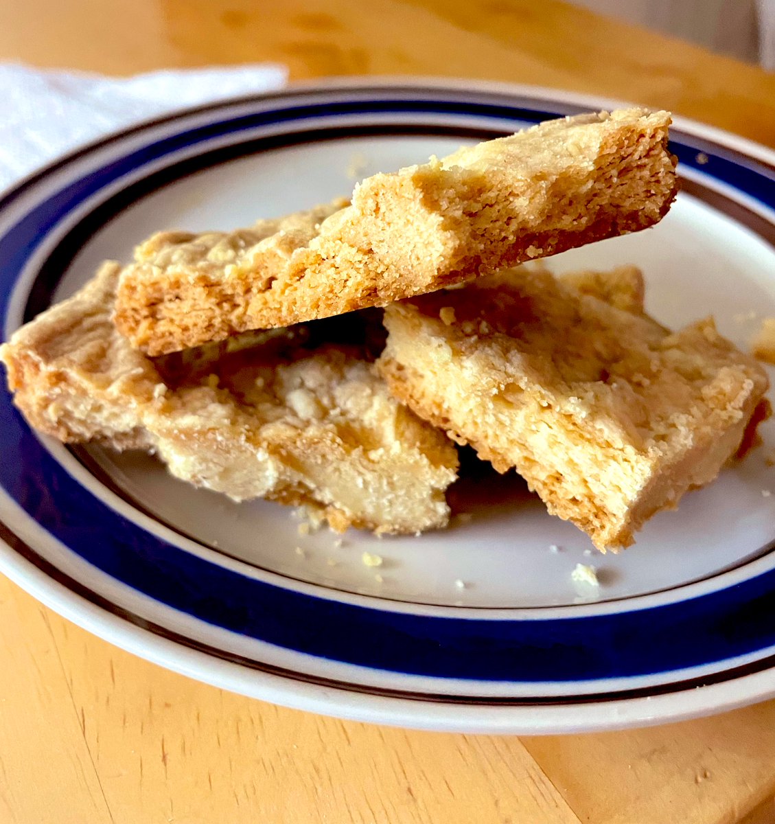 Biscuits are ready, and so am I! It’s finally time for #TedLasso S3!