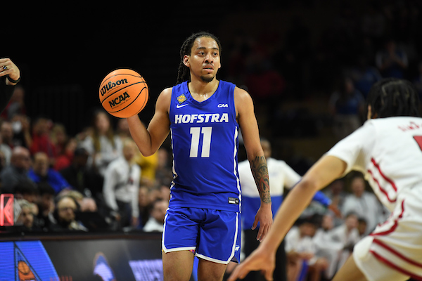 CBSSportsCBB's tweet photo. Madness in Piscataway 🚨

Hofstra defeats top-seeded Rutgers in the first round of the NIT. https://t.co/lO1PAdYfgd