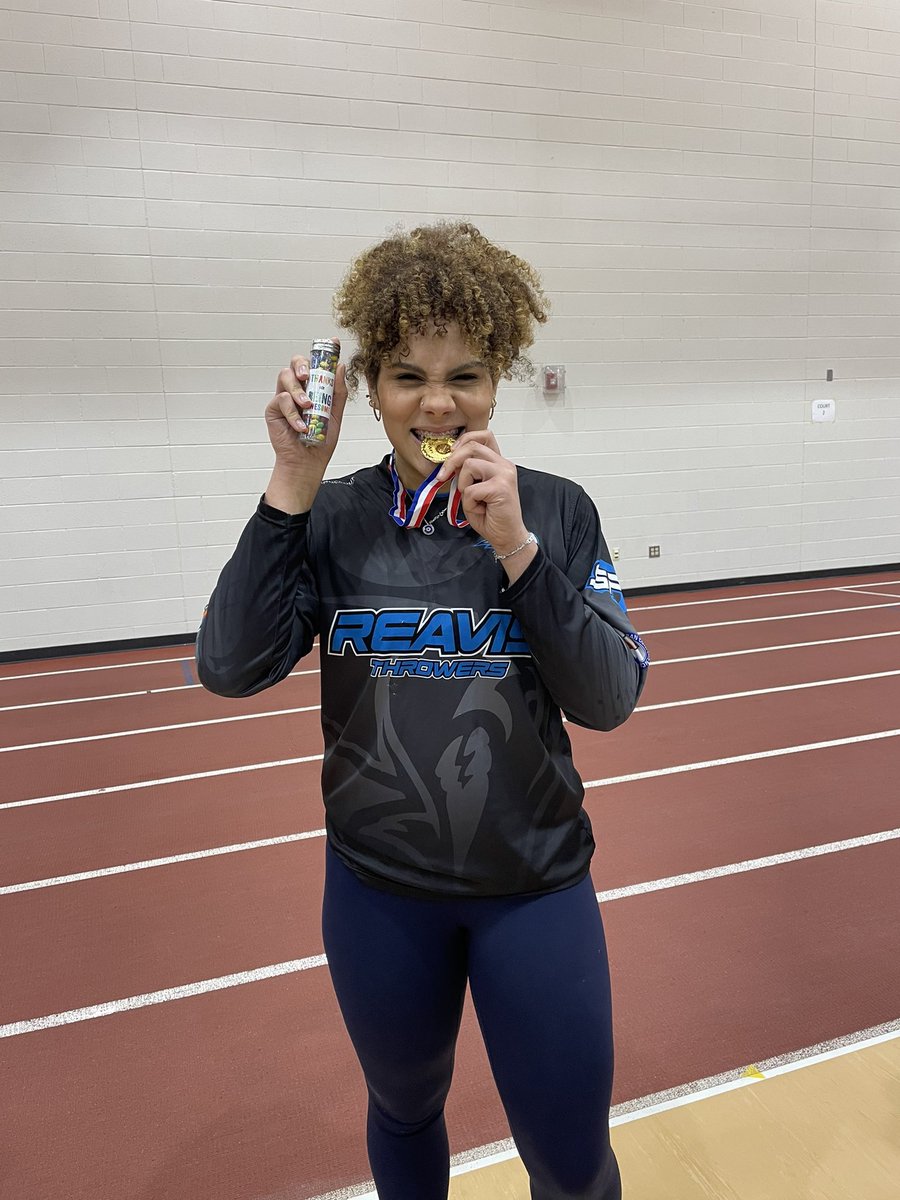 ReavisGirlsXCTF's tweet photo. Athlete of the Meet for Argo Indoor Invite— Claudia Conner. She won the shot put a few weeks ago, but didn’t have the prizes. Good job! @ReavisAthletics @ReavisThrowers @rhsjumps #AofM https://t.co/vt2gjZauZc