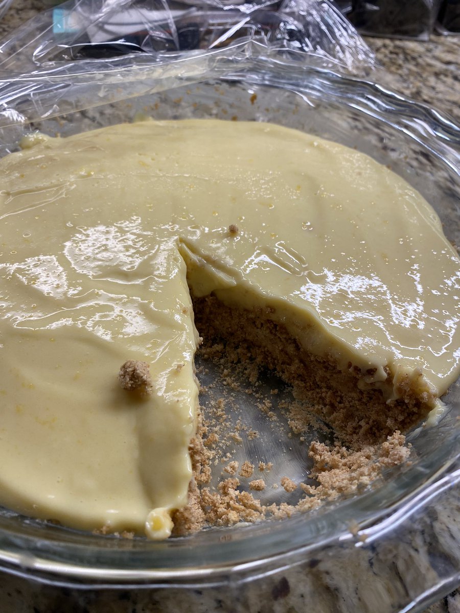 MollyOnMars's tweet photo. “Heavy off pie and light on integrity.” Happy 3.14 feat. key lime pie, graham cracker crust, and homemade whipped cream! https://t.co/rFySGpgvEB