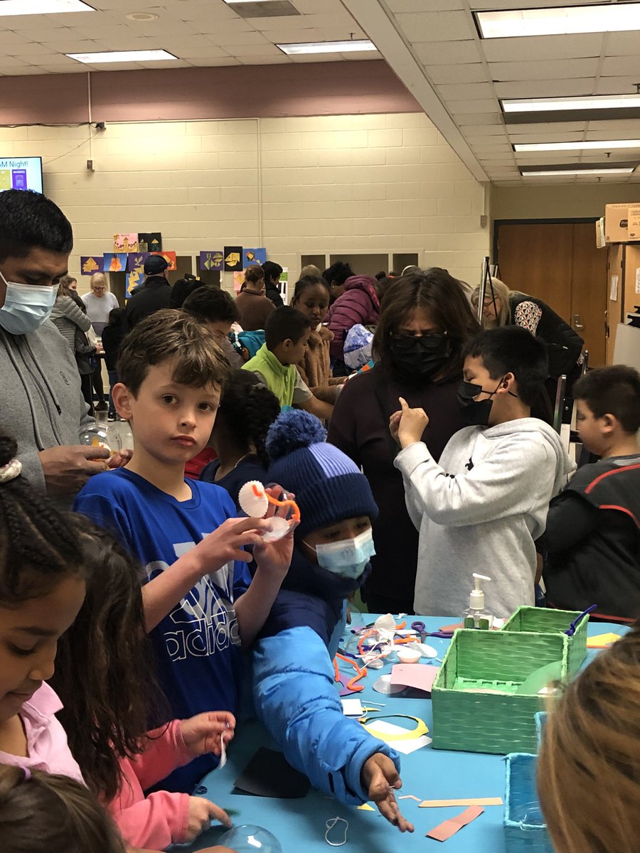 It was packed at Barcroft’s STEAM night.  Our <a target='_blank' href='http://twitter.com/ChildSci'>@ChildSci</a> partners are outstanding at providing really fun, cool, hands-on learning. <a target='_blank' href='http://twitter.com/APSVirginia'>@APSVirginia</a> <a target='_blank' href='http://twitter.com/APS_STEM'>@APS_STEM</a> <a target='_blank' href='http://twitter.com/CateCoburn'>@CateCoburn</a> <a target='_blank' href='http://twitter.com/SusanSpranger'>@SusanSpranger</a> <a target='_blank' href='http://twitter.com/GabyRivasAPS'>@GabyRivasAPS</a> <a target='_blank' href='http://twitter.com/BiBaChat'>@BiBaChat</a> <a target='_blank' href='http://twitter.com/CornacchioReads'>@CornacchioReads</a> <a target='_blank' href='http://twitter.com/vablueiz'>@vablueiz</a> <a target='_blank' href='https://t.co/lLkepdojG8'>https://t.co/lLkepdojG8</a>