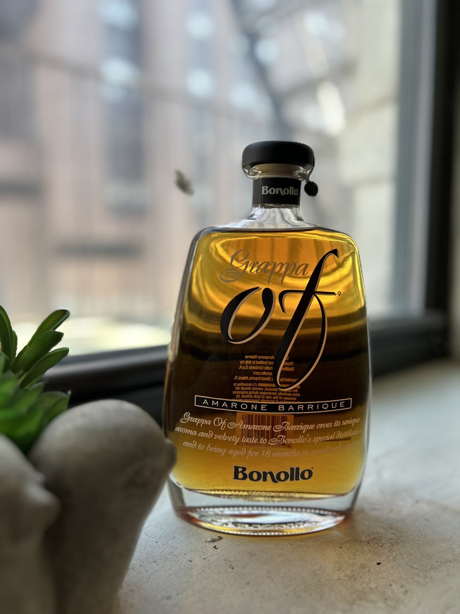 almandolino1978's tweet photo. 最後にご紹介するのがこのグラッパ。
アマローネワインの搾りかすで作ったグラッパです。

お店のバーカウンターにこっそりと置いておきます。

#bonollo #grappa #amarone #グラッパ　#イタリアン　#アルマンドリーノ　#広島グルメ https://t.co/GKWfWNfti0